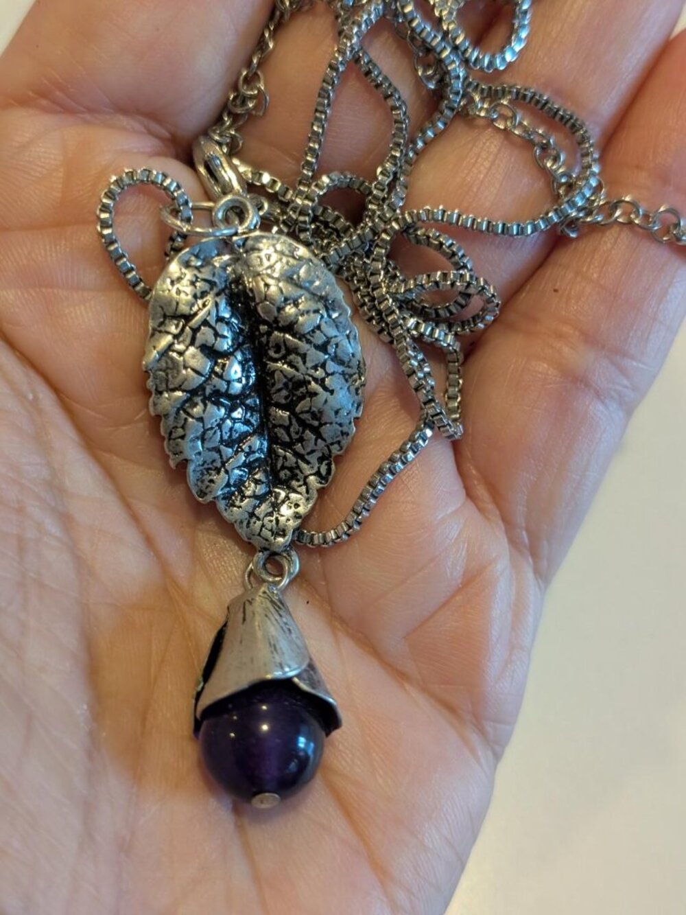 Vintage SilverTone Large Leaf with an Amethyst Bead as a Flower Pendant Necklace